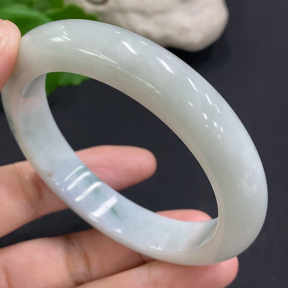 F35157095 Jadeite Round Bangle Size 57.7 Total Weight Approx. 62.4g