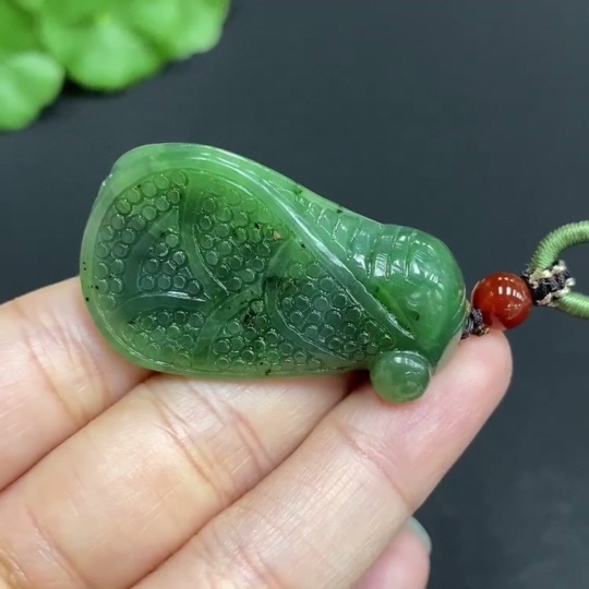 H33859945 一鸣惊人: A Startling Debut