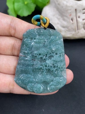 F45351059 翡翠山水牌挂件 货品总重约23.36g 有破损