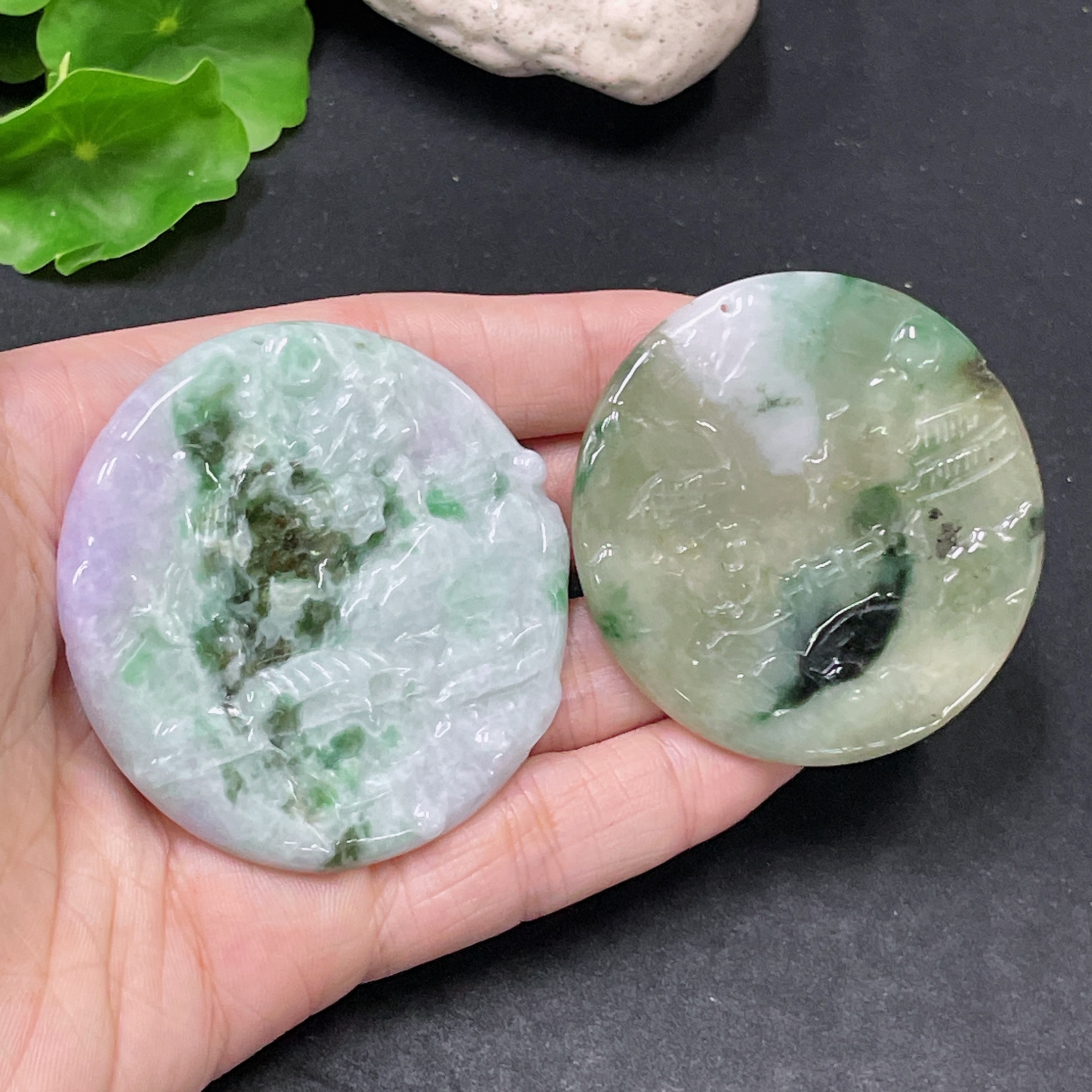 F34020339 Jadeite Pendant Sell as a Lot Containing Other Mineral Components