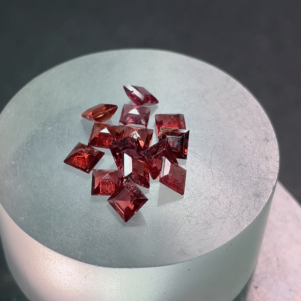 C34950122 Garnet Loose Stones Total Weight Approx.6.44ct Sell as a Lot