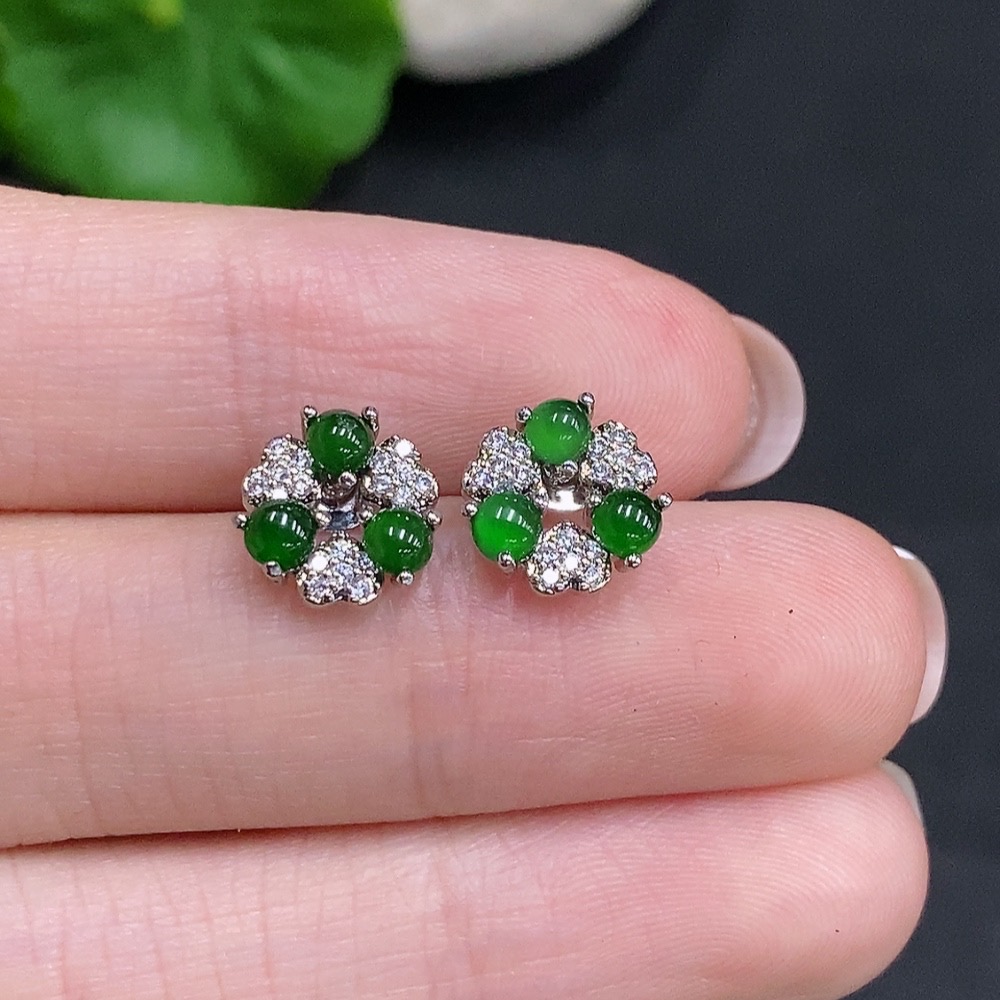 F34034151 Jadeite cabochon stud earrings, non-gold setting, total weight approx. 1.3g