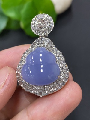 F43088007 翡翠镶嵌葫芦吊坠 18k 配镶钻石 货品总约重11.14g