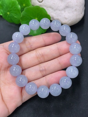F41934647 翡翠手串  卡10.8mm左右 货品总重约41.1g