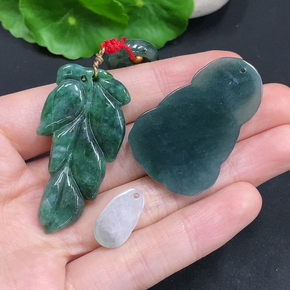 F32794069 Jadeite Pendants Sell as a Lot Non-Gold Inlaid