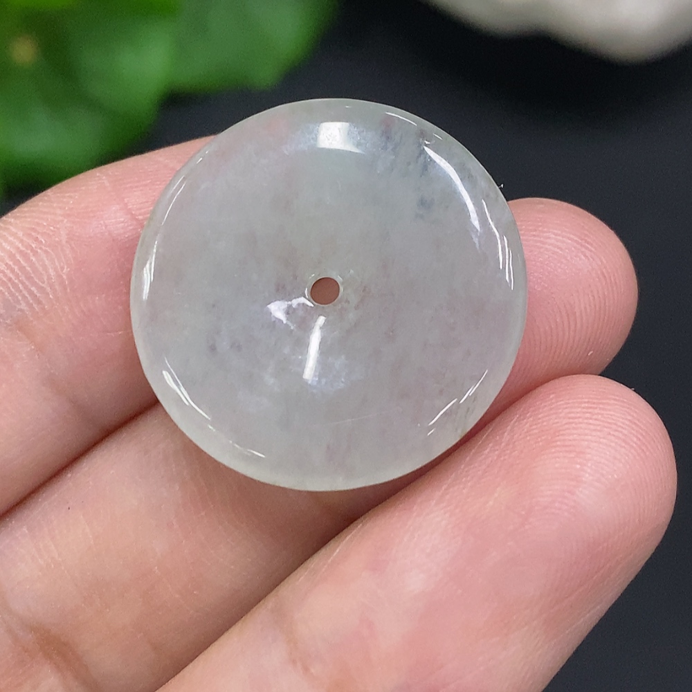 F34069762 Jadeite Peace Knot Total weight approximately 4.2g