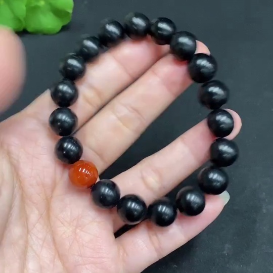 H34036158 Hetian Jade Bracelet, approx. 10mm beads, total weight approx. 30.9g, color origin undetermined, accessories not Hetian Jade