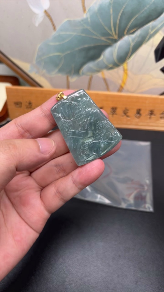 F30460015 Jadeite landscape pendant plaque Total weight about 17g (non-gold-inlaid)