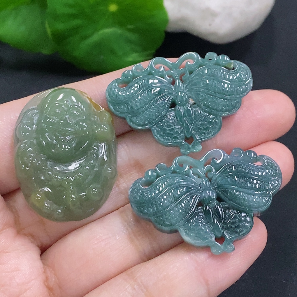 F33882919 Jadeite Pendant Sell as a Lot