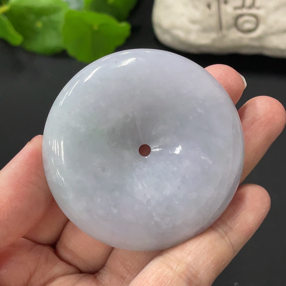 F33874345 JadeitePeace Knot Pendant