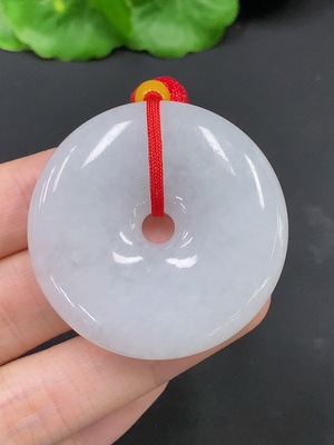 F25918472 Jadeite Peace Knot with a total weight of approximately 36.4 grams (including rope weight)