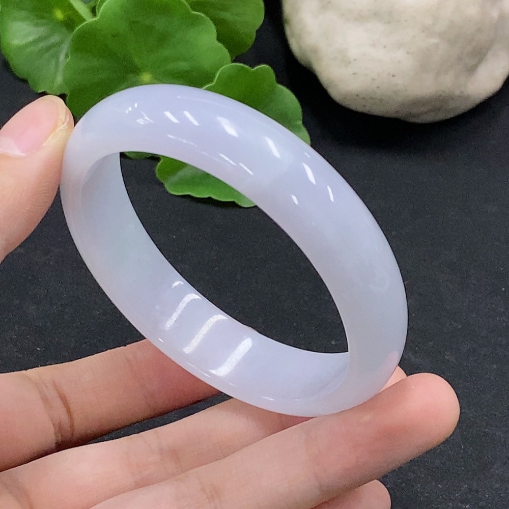 F33895097 Jadeite Imperial Concubine Bracelet Size 55.5/51.5 Total Weight Approx. 43.89g