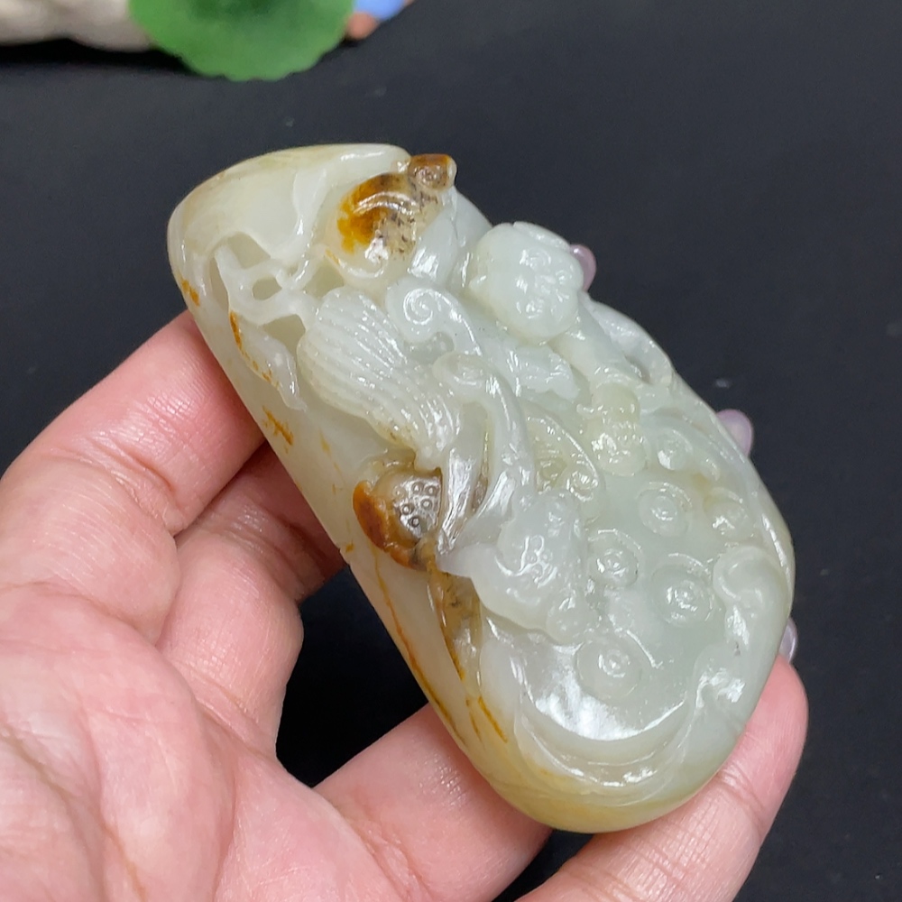 H33932205 Hetian Jade Handheld Ornament "Fortune Croaking In