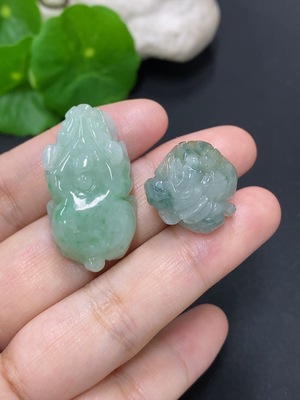 F46594959 翡翠挂件一手走