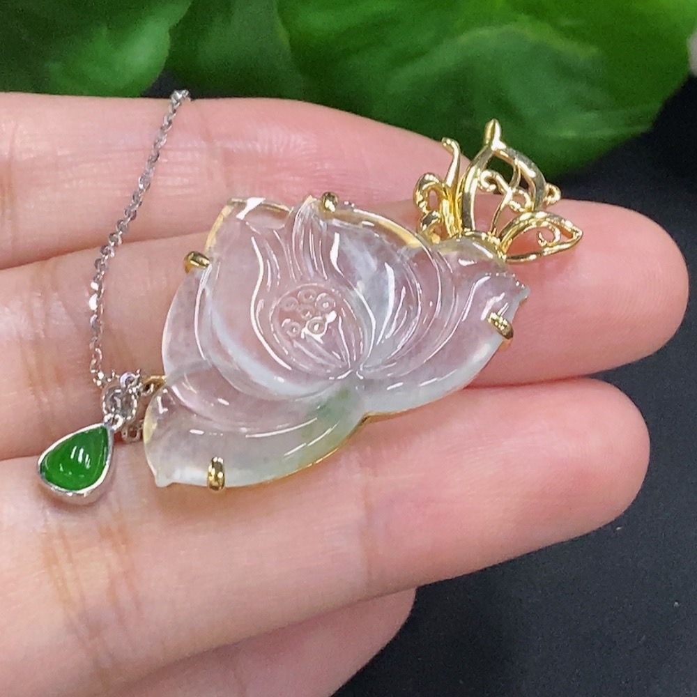 F33932899 Jadeite Lotus Inlay Pendant 18k Gold Total Weight Approx. 6.6g (Including Chain)