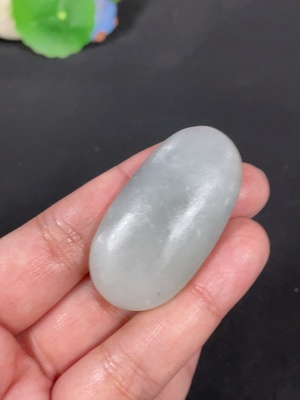H37428121 和田玉 货品总重约24.7g
