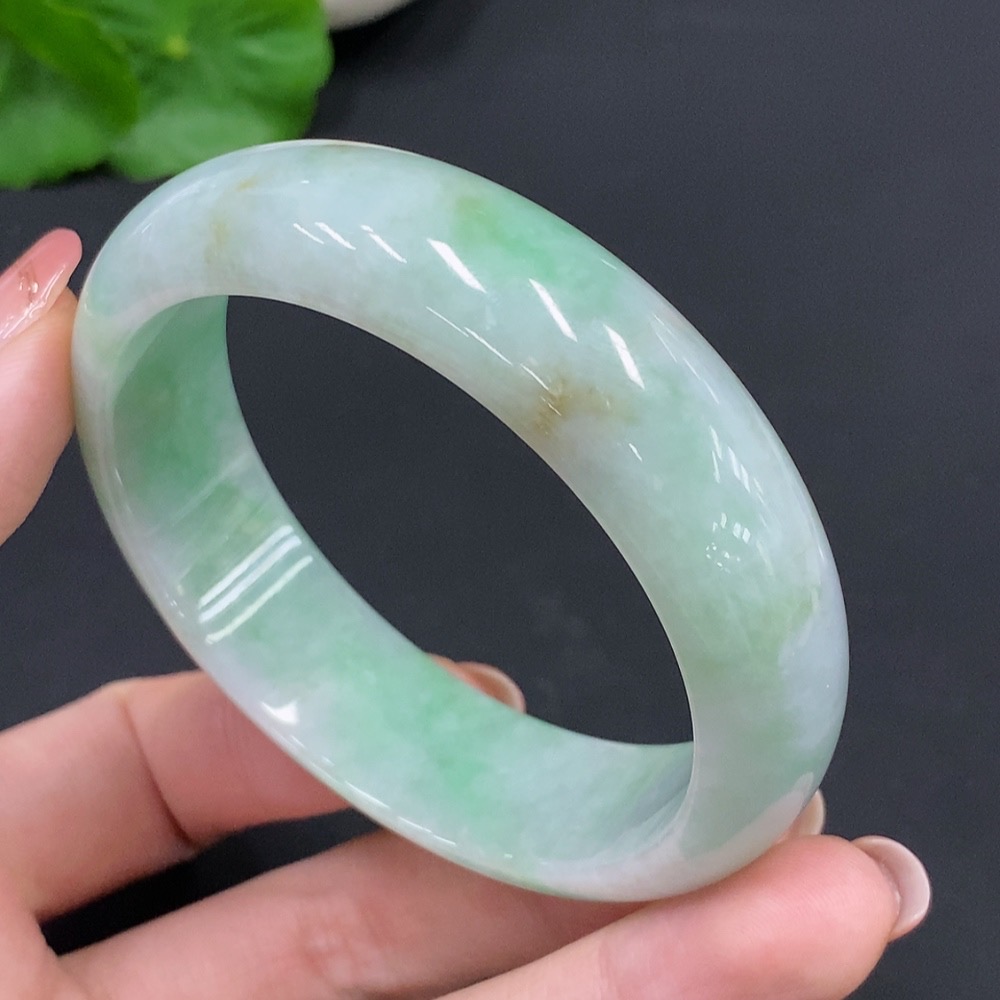 F26015955 Jadeite Round Bangle