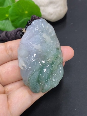 F46556867 翡翠龙牌挂件 货品含绳总重约54.7克