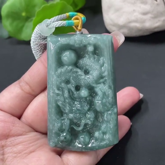 F16742472 JadeiteDragon Pendant Total Weight 48.677g
