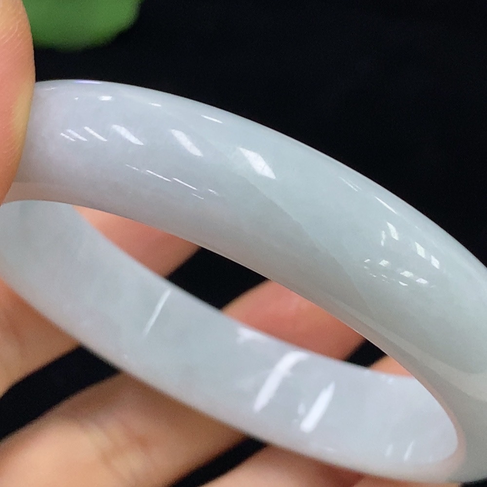 F31649958 Jadeite round bracelet with breakage, total weight about 54.51g, size 55.9