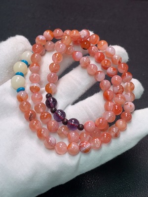 C34038038 South Red Agate Bead Strand with Visible Organic Matter, Non-Natural Accent Stones, Total Weight Approx. 52.91g, Bead Size ~7.7mm