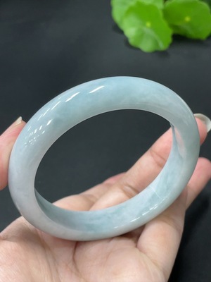 F21377117 Jadeite Round Bangle Size 58.1 Total Weight 63.745g
