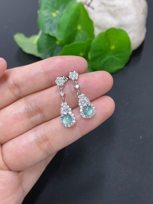 F46594047 翡翠蛋面镶嵌耳钉 非金 货品总重量约2.5克