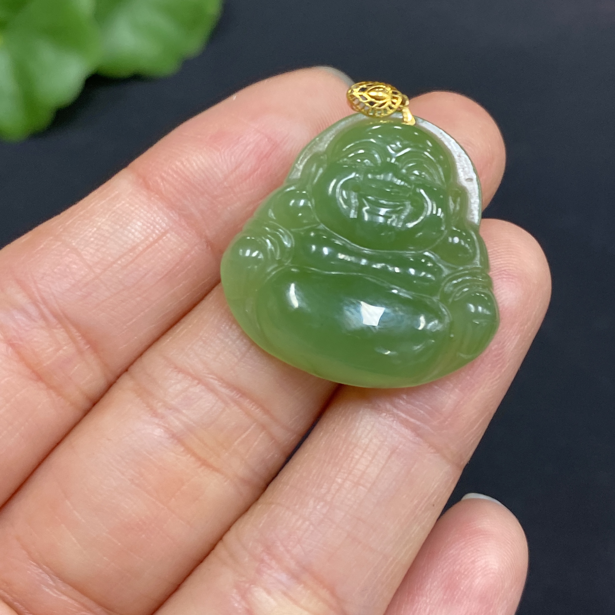 H30546024 Hetian Jade Pendant Buddha with 18K Gold Clasp Total Weight Approx. 4.3g