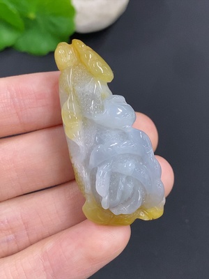 F42976343 翡翠白菜挂件 货品总重约23.5克
