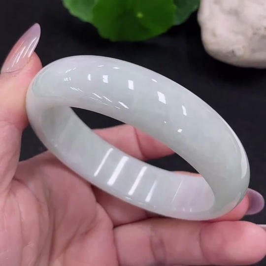 F33918106 Jadeite Round Bangle Size 57.5 Total Weight Approx. 67.9g