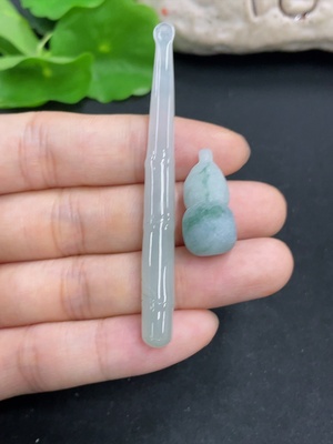 F46516144 翡翠挂件一手走 有毛货