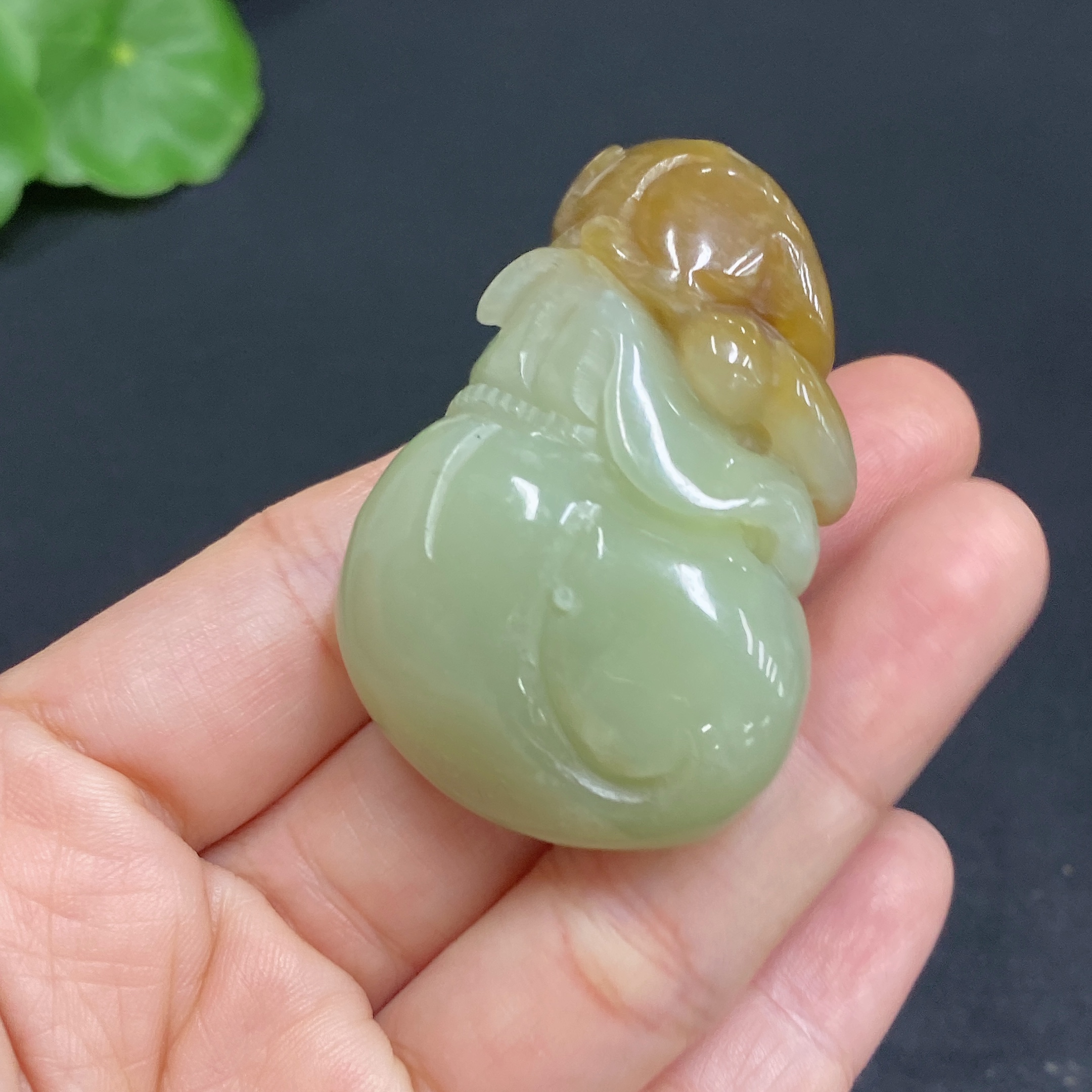 H32812499 Khotan Jade Pendant "Wealth-Bringing Mouse