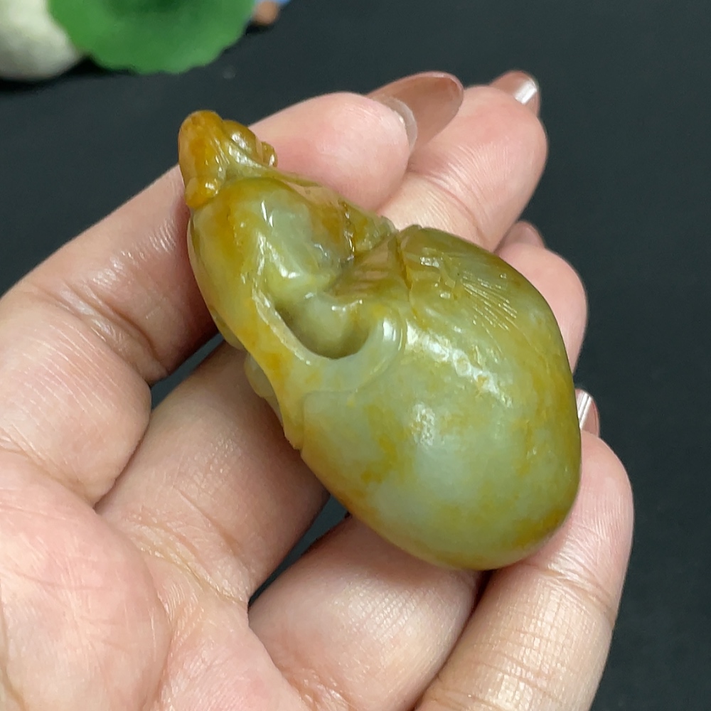 H34004887 Hetian Jade Pendant, Auspicious Beast, Total Weight Approx. 52.2g, Undetermined Skin Color Origin