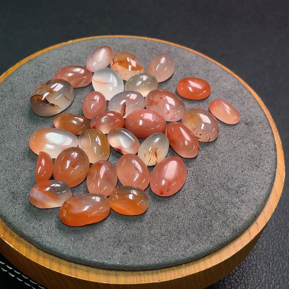 C34990223 South Red Agate Inlaid Piece with Visible Organic Matter, Total Weight Approx. 49.45g, Sell as a Lot