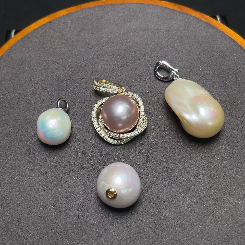 C34048271 Pearl Pendant Non-Gold Total Weight Approx. 18.3g Sell as a Lot