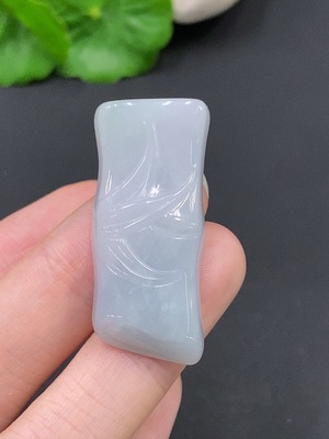 F25918529 翡翠节节高升挂件 货品总重量约10.2克