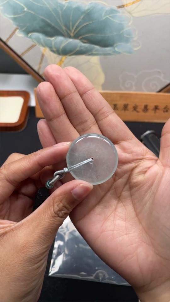 F33882433 Jadeite Safety Buckle, total weight including rope approx. 14.5g