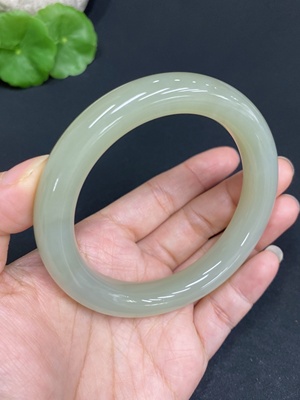 H34015594 Hetian Jade Round Bracelet Size 58.7 Total Weight Approx. 64.5g