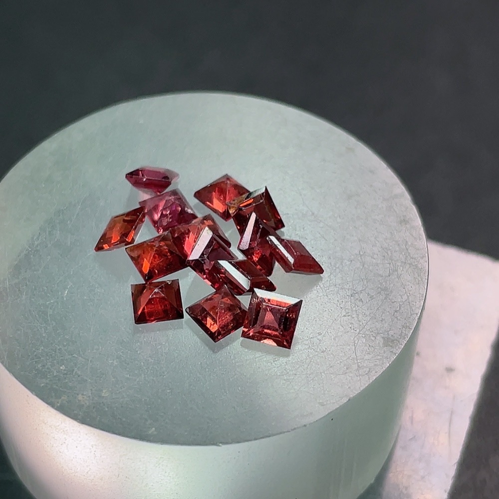 C34950122 Garnet Loose Stones Total Weight Approx.6.44ct Sell as a Lot