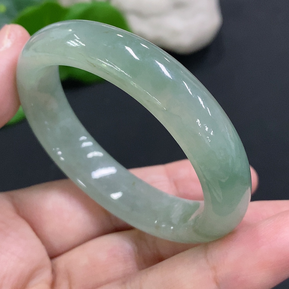 F34962888 Jadeite Concubine Bracelet Size 50.6/44.8 Total Weight Approx. 40.4g