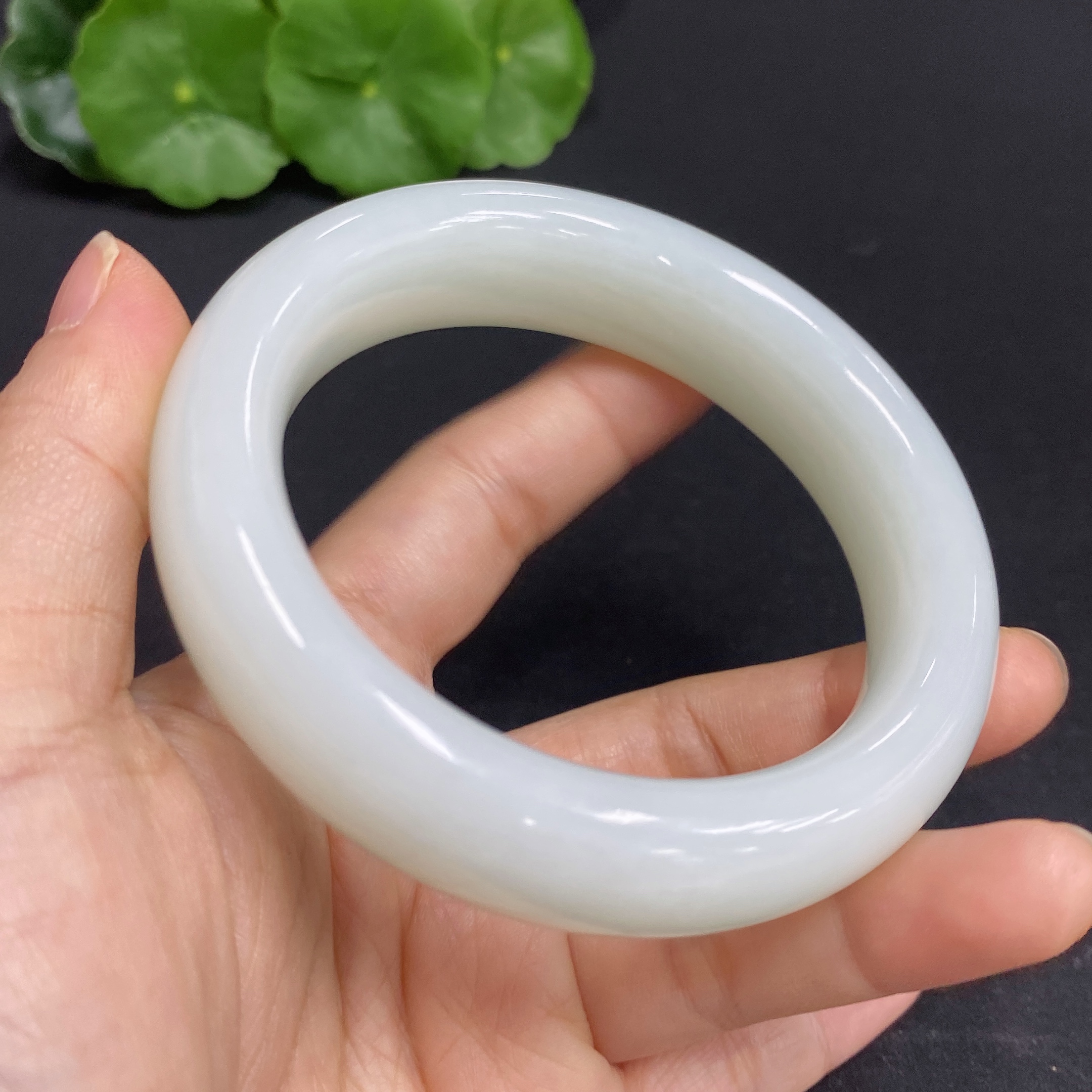 H31667820 Hetian Jade Round Bracelet Size 59.5 Total Weight Approx. 95.3g
