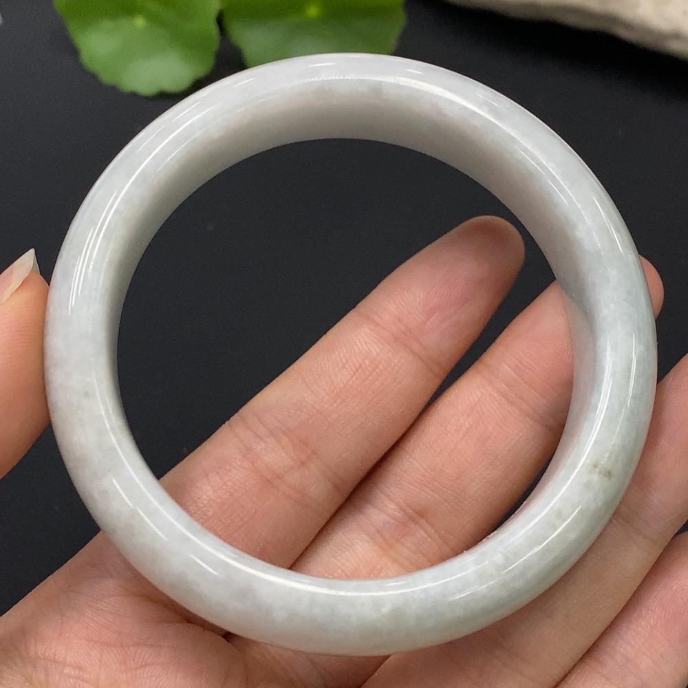 F24811553 Jadeite Round Bangle, Total Weight Approx. 72.15g, Inner Diameter 55.8