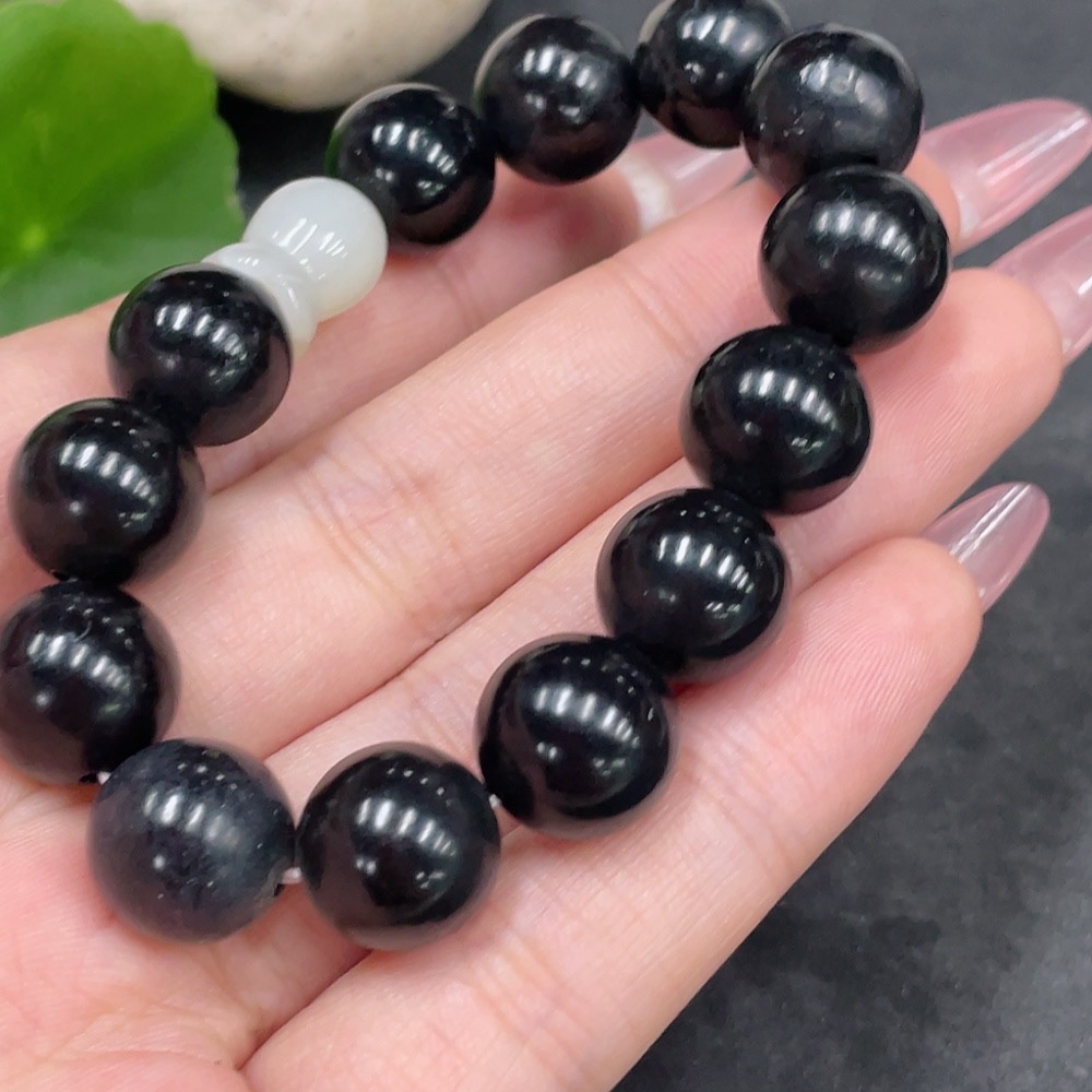H33944392 Hetian Jade Bracelet, approx. 11.8mm, total weight about 35.1g, color origin undetermined
