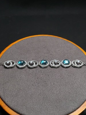 C32766387 Topaz Bracelet, Color Origin Undetermined, Non-Gold, Total Weight Approx. 8.4g