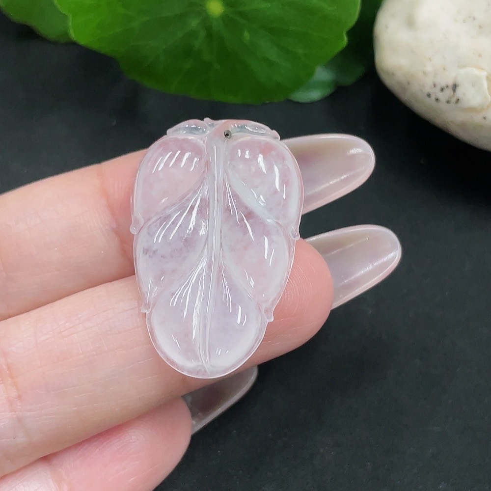 F35082455 Jadeite Leaf Pendant Total Weight Approx. 3.7g