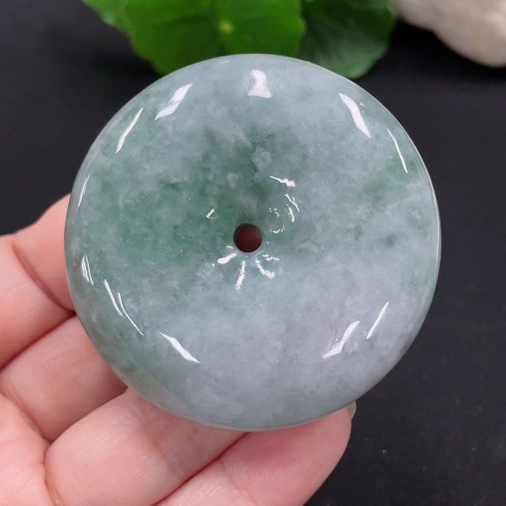 F30548165 JadeitePeace Knot Pendant