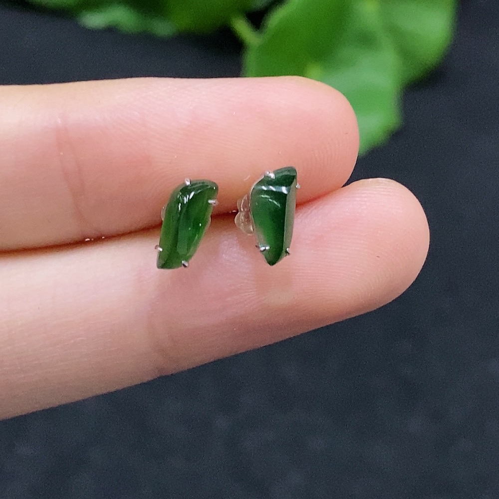 F32695850 Jadeite Inlaid Earrings 18K Gold Total Weight Approx. 0.8g Including Ear Studs