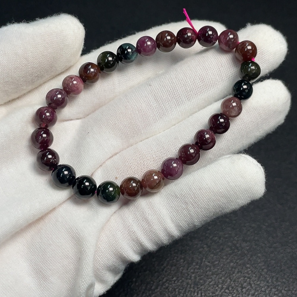 C33852771 Tourmaline Bracelet with Visible Organic Matter and Other Mineral Components, Total Weight Approx. 14.54g, Bead Size 6.8mm