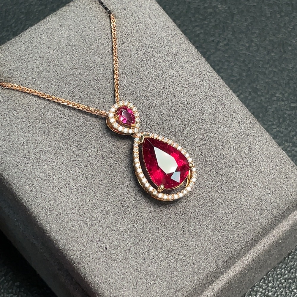 C32815605 18k Tourmaline Necklace with Diamond Accents, Total Weight Approx. 5.6g