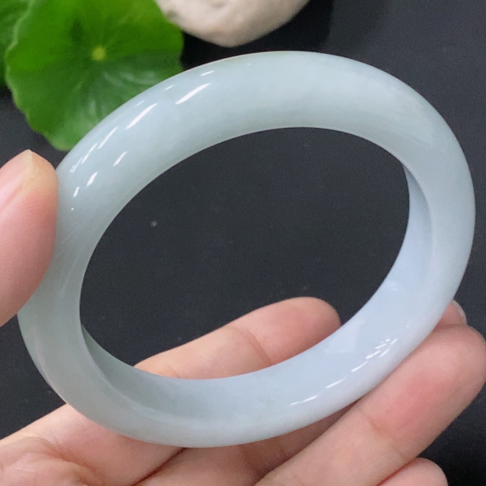 F33829309 Jadeite Regular Bangle